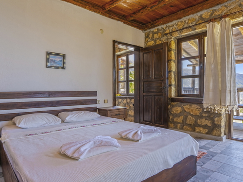  gece  -  Kasım
  | Kalkan Üzümlü’de Deniz Manzaralı Korunaklı Aile Villası Tatili